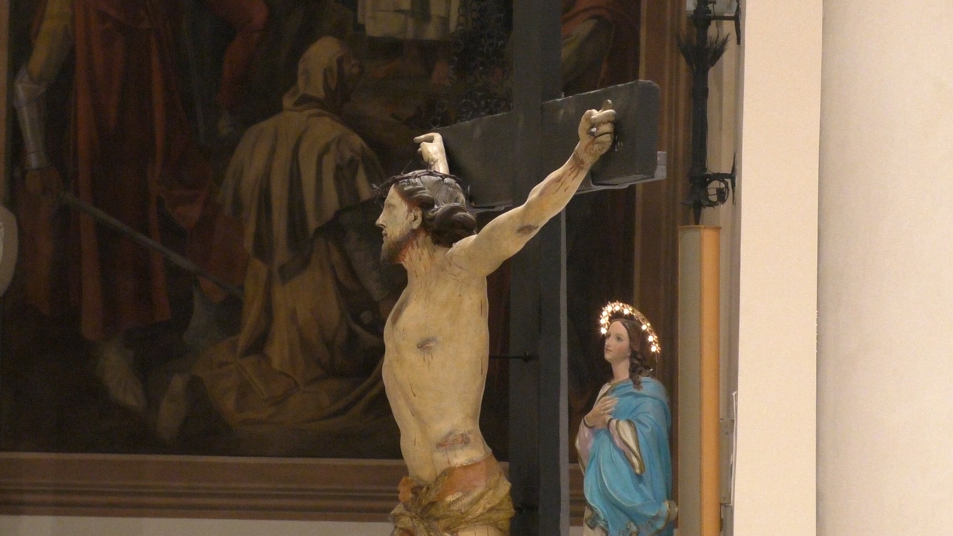 “LA VIA CRUCIS: UN CAMMINO DI FEDE, SPERANZA E RINASCITA NELLA CATTEDRALE DELLA S.S. TRINITÀ DI CAMPOBASSO”