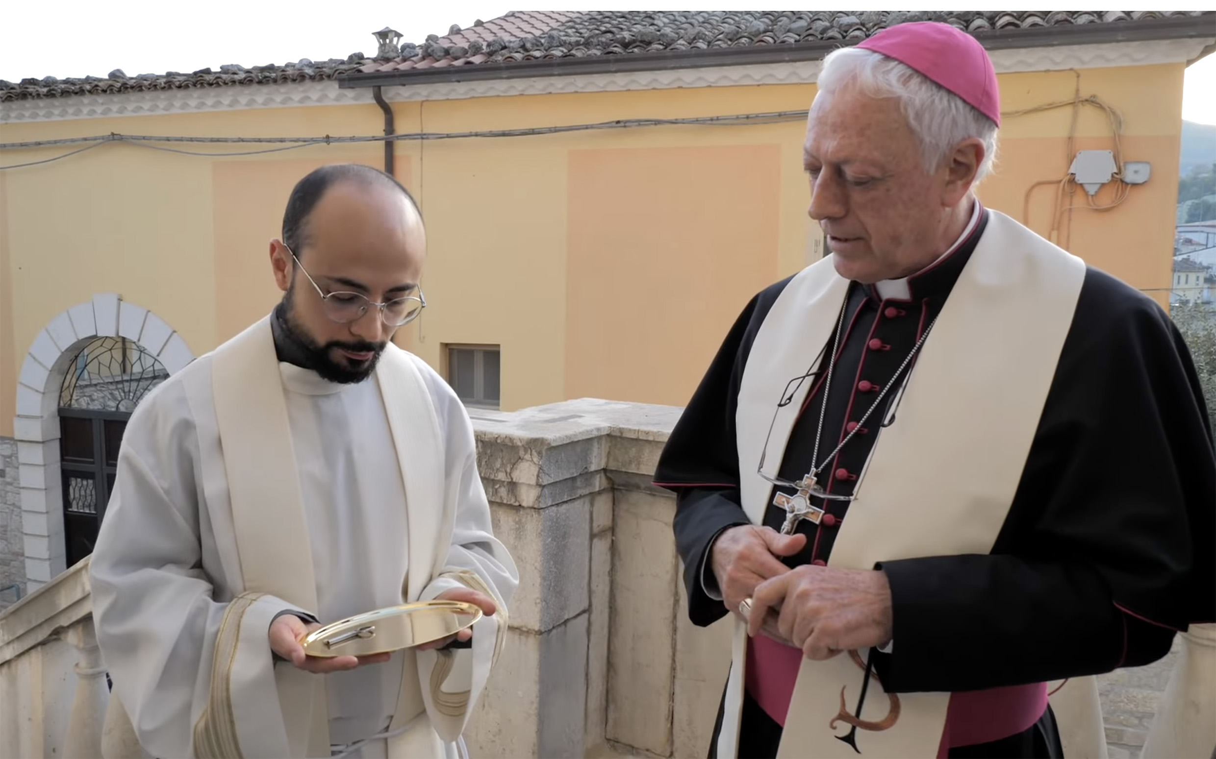 UN ABBRACCIO DI FEDE PER DON GREGORY